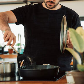 Фото Как жарить замороженные чебуреки на сковороде правильно?