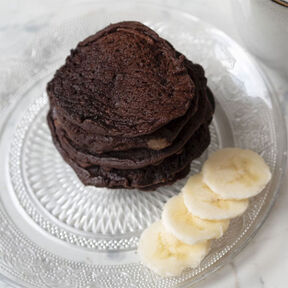 Фото Вкусные и пышные домашние Шоколадные Панкейки с Бананом: Рецепт на Молоке
