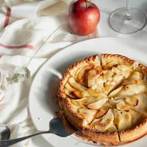 Фото открытый пирог с яблоками из песочного теста в духовке: пошаговый рецепт
