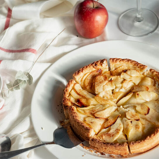 Насыпной яблочный пирог в мультиварке — рецепт для мультиварки