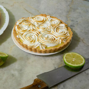 Фото Лимонный тарт с меренгой: рецепт приготовления в домашних условиях