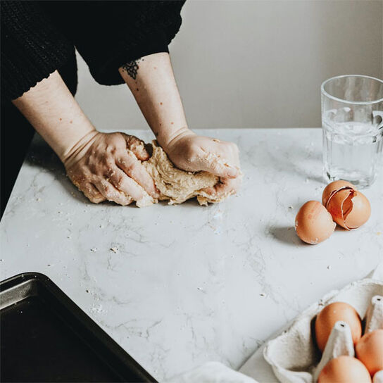 Как приготовить домашнее тесто для чебуреков: пошаговый рецепт