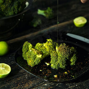 Фото Сколько по времени и как варить замороженную капусту брокколи после закипания воды до готовности?